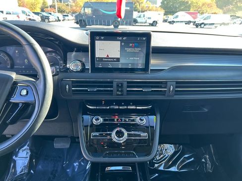 Used 2022 Lincoln Corsair AWD w/ Premium Package image 18