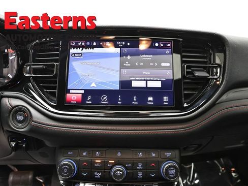 Used 2024 Dodge Durango GT RWD image 12