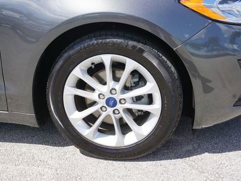 Used 2020 Ford Fusion SE image 21
