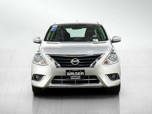 Used 2018 Nissan Versa SV w/ SV Special Edition Package FWD image 8