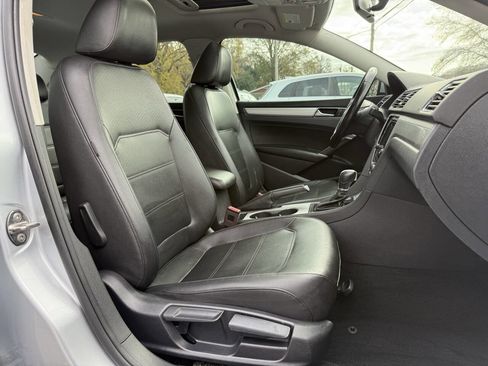 Used 2019 Volkswagen Passat 2.0T Wolfsburg image 13