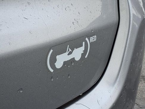 Used 2023 Jeep Compass Limited image 20