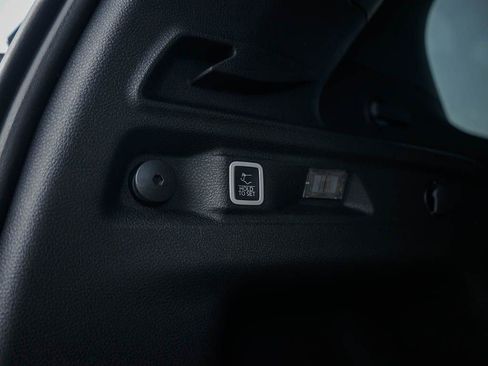 New 2025 Jeep Grand Cherokee L Altitude image 9