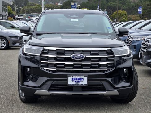 New 2026 Ford Explorer Active w/ Active Comfort Package AWD/4WD image 3