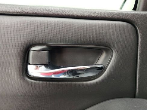 Used 2024 Nissan Frontier SV image 31