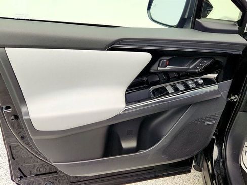 Used 2023 Subaru Solterra AWD image 11