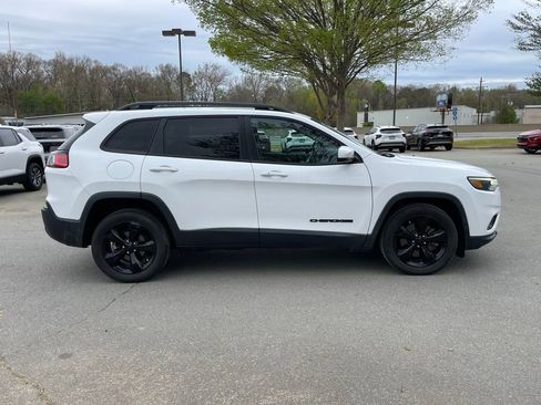 Used 2020 Jeep Cherokee Latitude Plus image 9