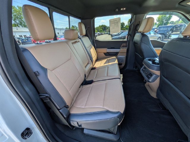Used 2024 Ford F550 4x4 Crew Cab Super Duty image 16