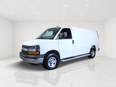 Used 2025 Chevrolet Express 2500 w/ Driver Convenience Package RWD image 2