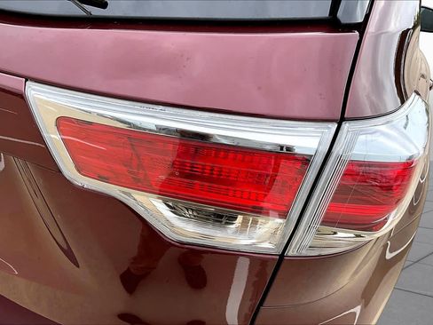 Used 2015 Toyota Highlander XLE FWD image 29