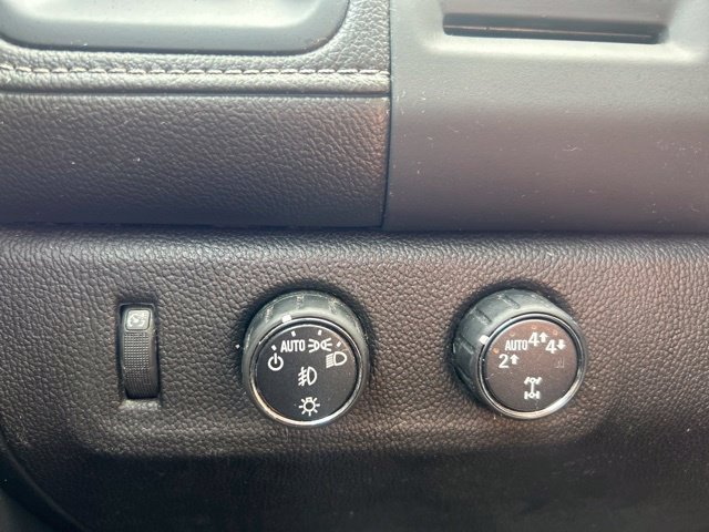 Used 2015 GMC Canyon SLE AWD/4WD image 24