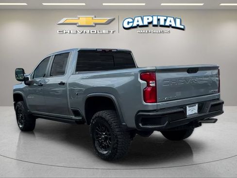 Used 2024 Chevrolet Silverado 2500 ZR2 w/ Technology Package AWD/4WD image 3