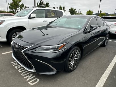 Used 2025 Lexus ES 300h w/ Accessory Package (Z1)