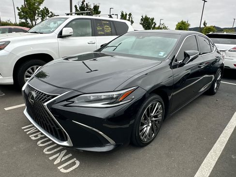 Used 2025 Lexus ES 300h w/ Accessory Package (Z1) FWD image 1