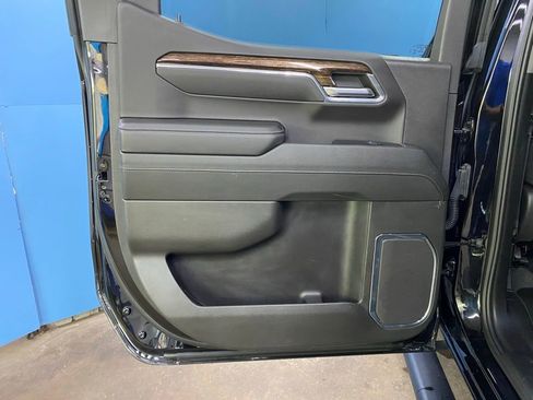 Used 2024 GMC Sierra 1500 Elevation image 40