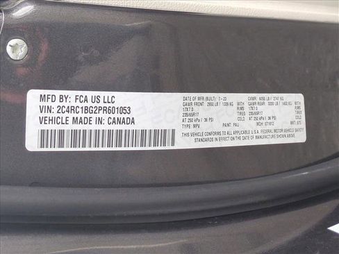 Used 2023 Chrysler Pacifica Touring-L image 24