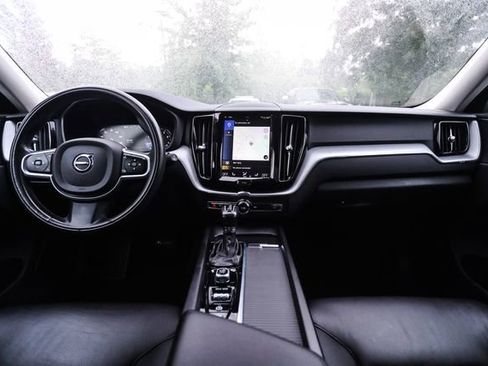 Used 2020 Volvo XC60 T5 Momentum AWD/4WD image 24