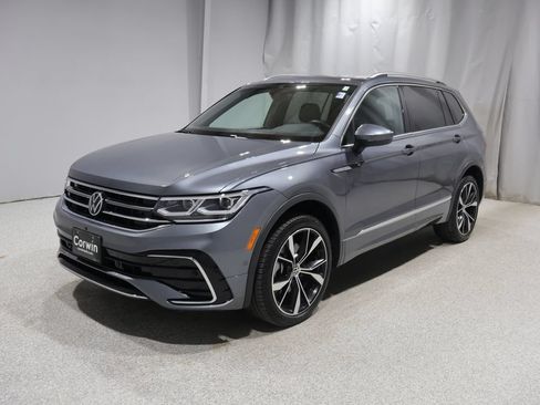 Used 2024 Volkswagen Tiguan SEL R-Line w/ MDO Package, Two-Row AWD/4WD image 5