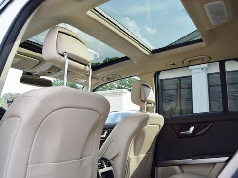 Used 2015 Mercedes-Benz GLK 350 4MATIC image 37