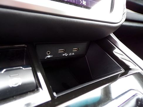 Used 2022 Subaru Outback Premium image 23