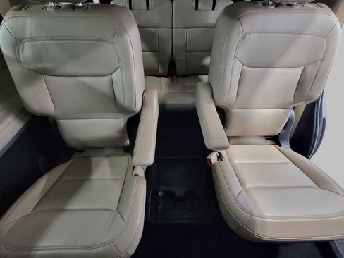 Used 2020 Ford Explorer XLT w/ Equipment Group 202A image 24