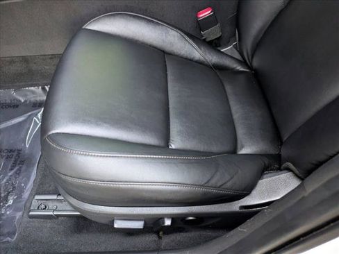 Used 2020 MAZDA MAZDA3 Hatchback w/ Preferred Package image 11