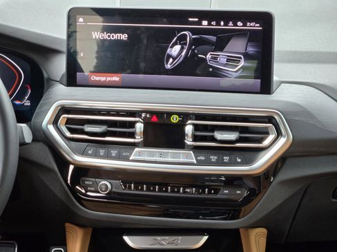 Used 2024 BMW X4 xDrive30i w/ M Sport Package AWD/4WD image 13