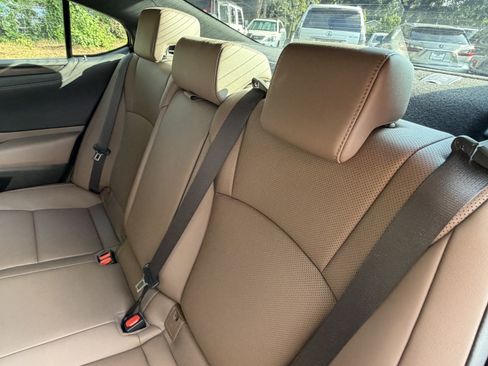 Certified 2023 Lexus ES 250 w/ Premium Package AWD/4WD image 32