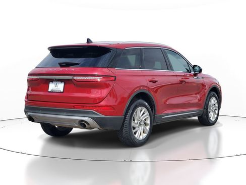 Used 2021 Lincoln Corsair AWD image 4