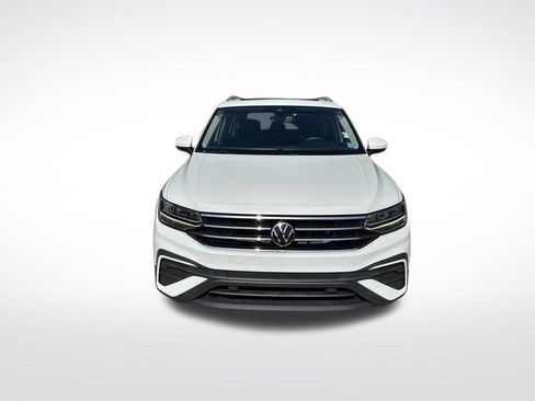 Used 2022 Volkswagen Tiguan SE FWD image 3