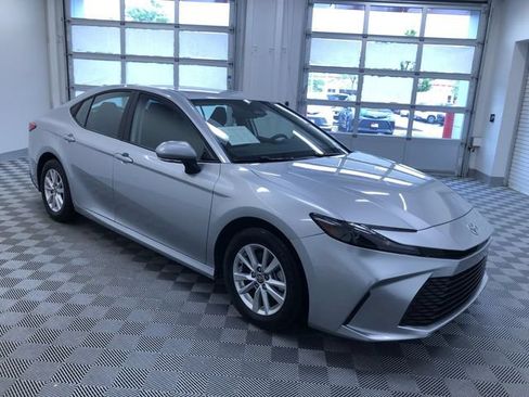 Used 2026 Toyota Camry LE FWD image 3