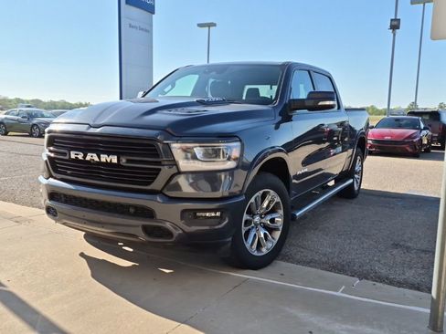 Used 2019 RAM 1500 Laramie AWD/4WD image 7