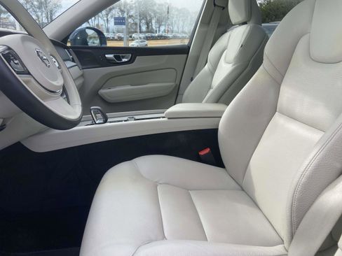 Certified 2023 Volvo XC60 B5 Plus w/ Protection Package Premier image 17