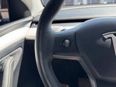 Used 2023 Tesla Model Y Long Range AWD/4WD image 9
