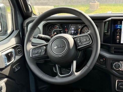 New 2026 Jeep Gladiator Sport image 18