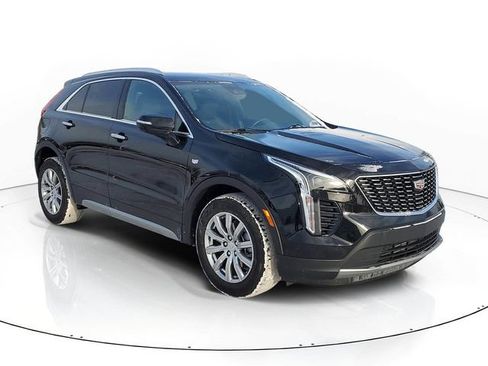 Certified 2022 Cadillac XT4 Premium Luxury w/ Safety Alert Package image 2