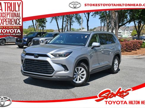 Used 2025 Toyota Grand Highlander AWD image 1