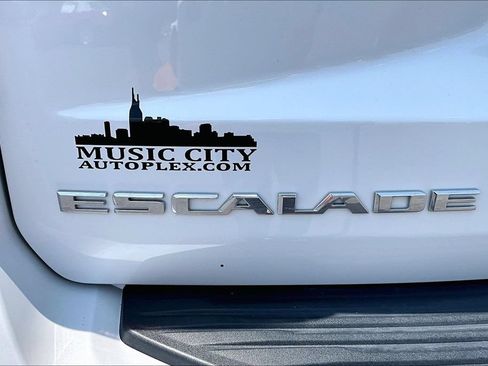 Used 2024 Cadillac Escalade ESV Premium Luxury AWD/4WD image 26