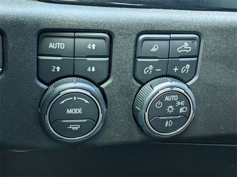 Used 2024 Chevrolet Silverado 1500 High Country image 18