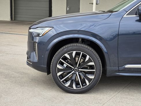 New 2026 Volvo XC90 B6 Plus w/ Protection Package Premier image 11