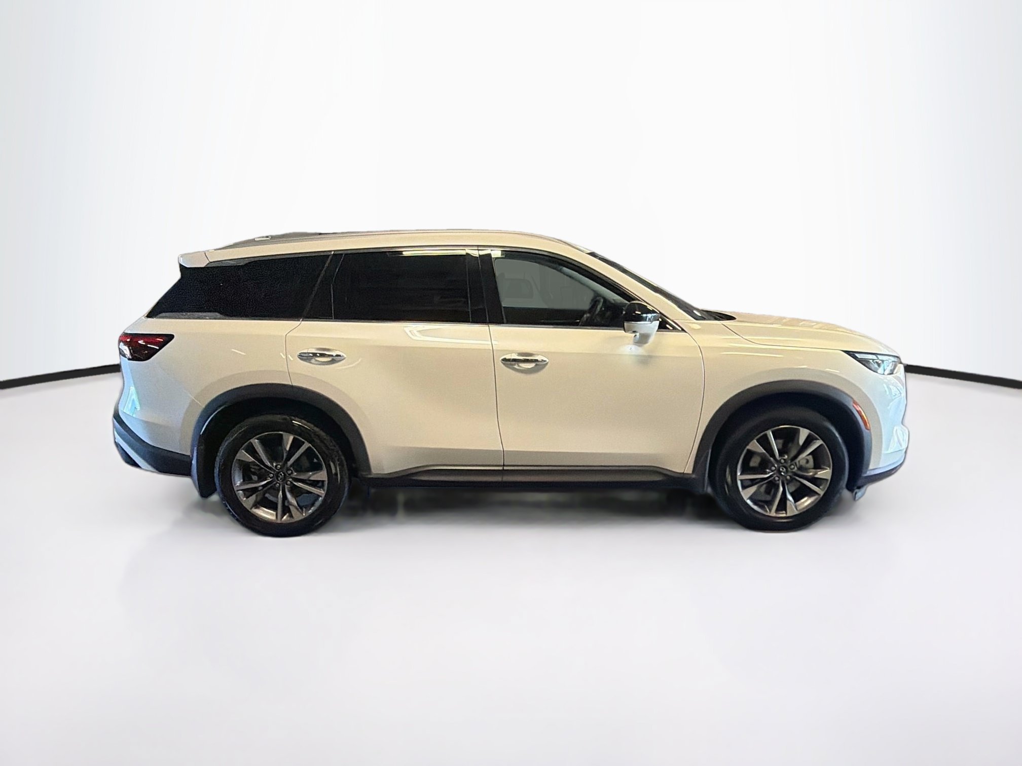 Used 2023 INFINITI QX60 Luxe w/ Vision Package AWD/4WD image 10