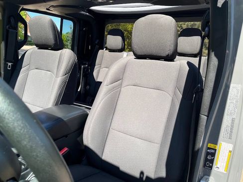 Used 2022 Jeep Gladiator Sport AWD/4WD image 40