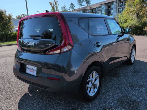 Used 2022 Kia Soul LX w/ Technology Package FWD image 6