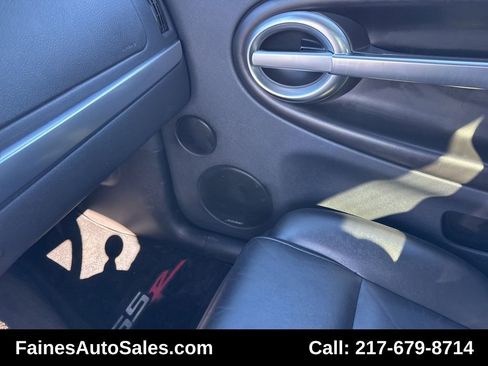 Used 2005 Chevrolet SSR w/ Preferred Equipment Group image 68