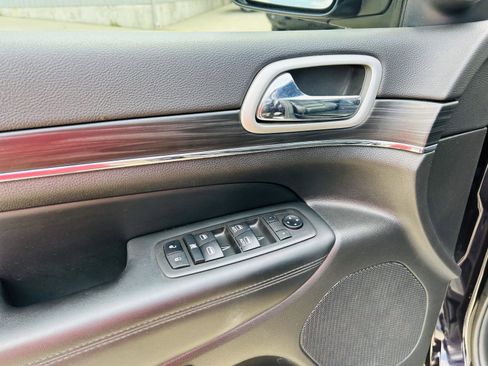 Used 2021 Jeep Grand Cherokee Limited w/ Luxury Group II image 15