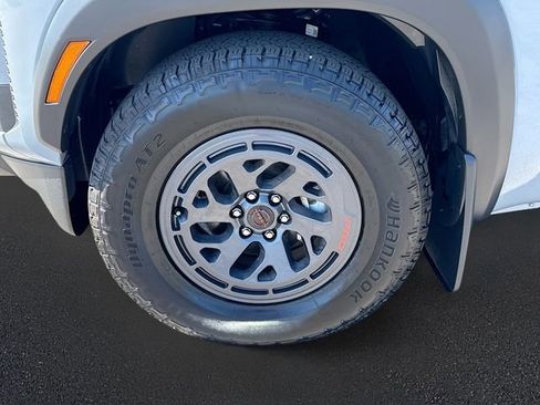 Used 2025 Nissan Frontier Pro-X RWD image 28