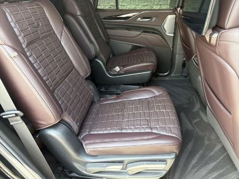 Used 2024 Cadillac Escalade Sport Platinum AWD/4WD image 16