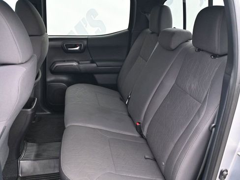 Used 2016 Toyota Tacoma TRD Off-Road w/ Towing Package image 15