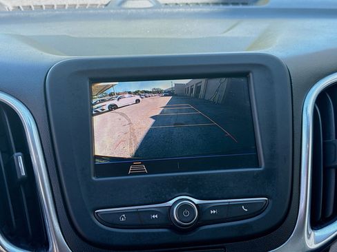 Used 2020 Chevrolet Equinox LS image 11