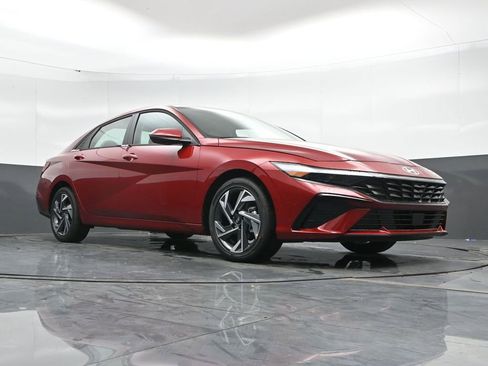 New 2025 Hyundai Elantra Limited image 49